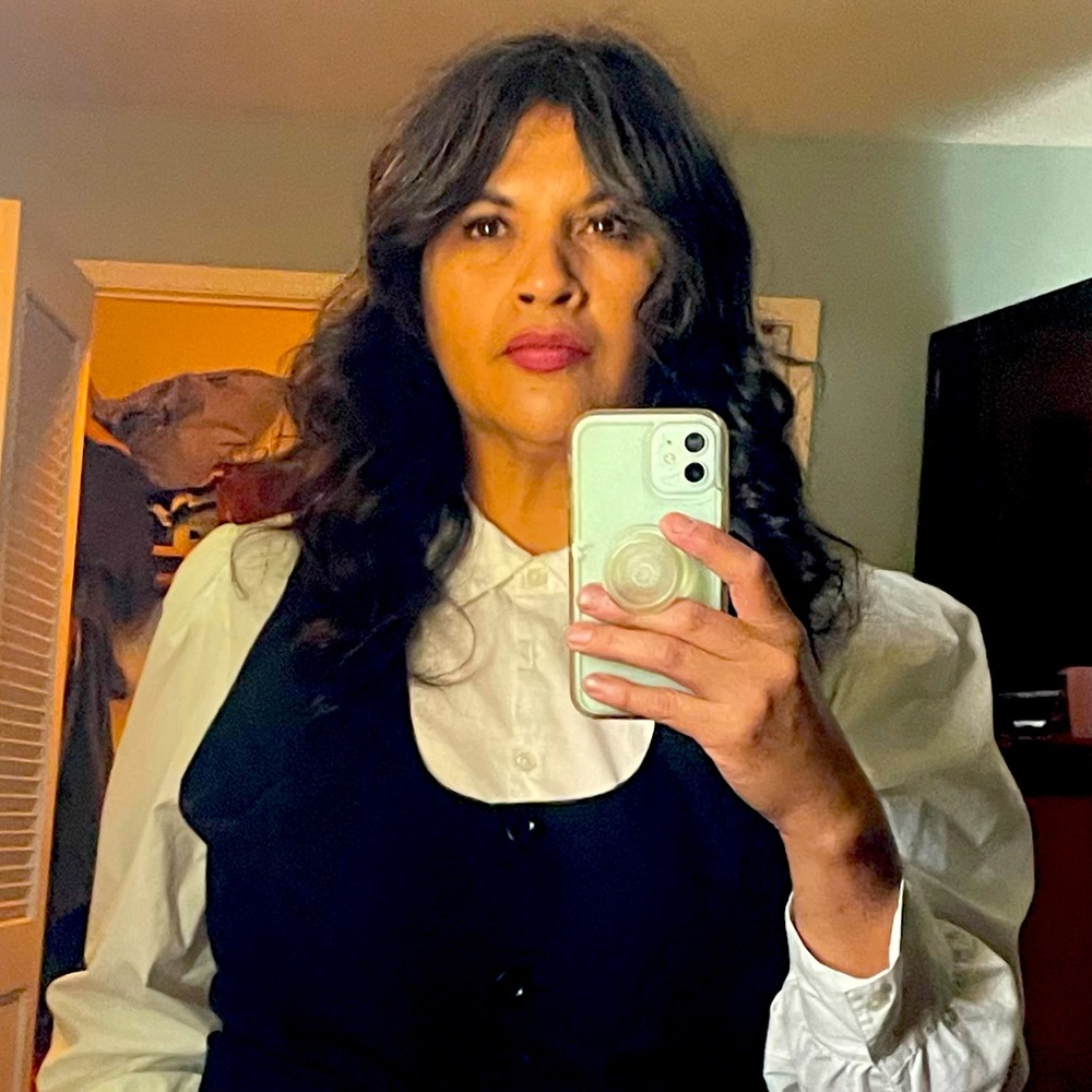 Meet your Posher, Criselda